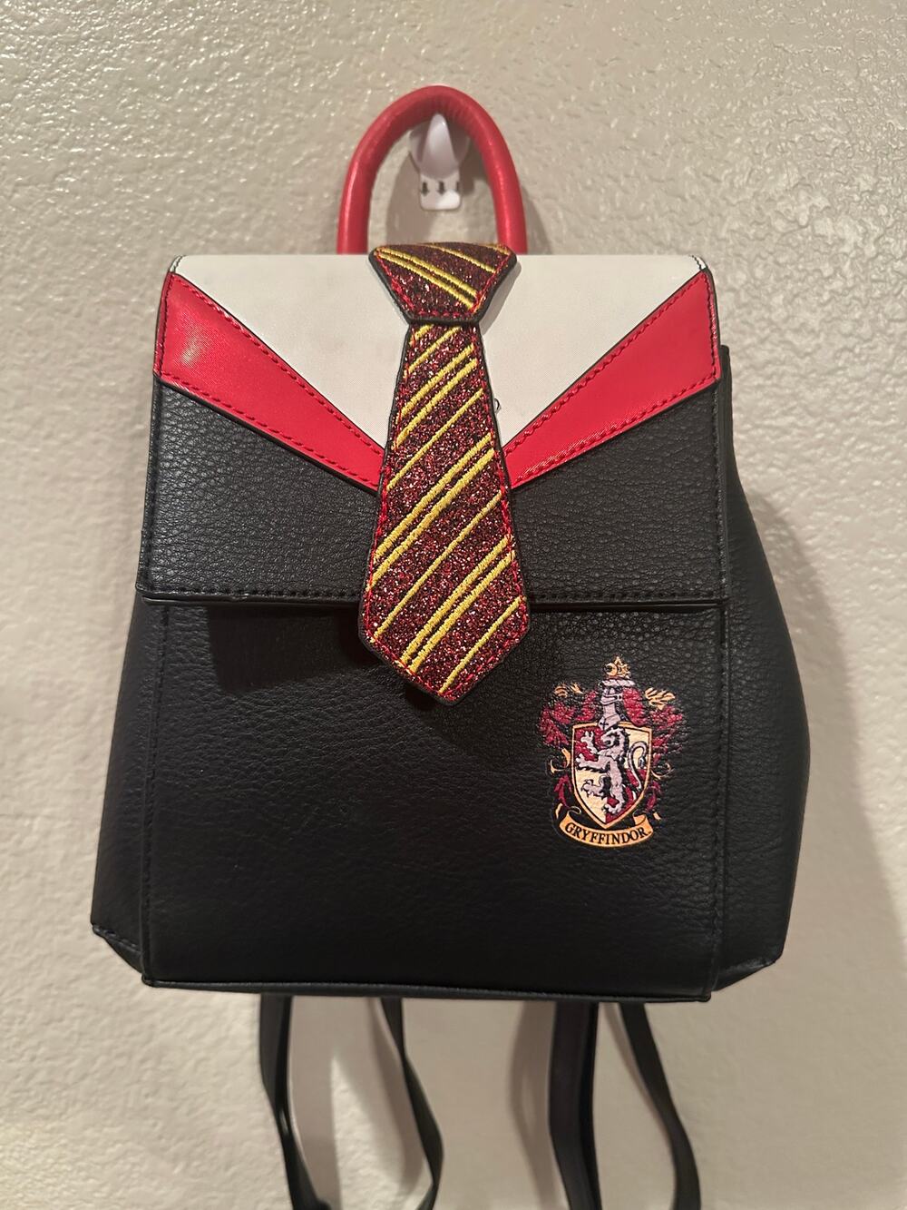 NWOT Universal Danielle Nicole Harry Potter Gryffindor Uniform Backpack Red Robe